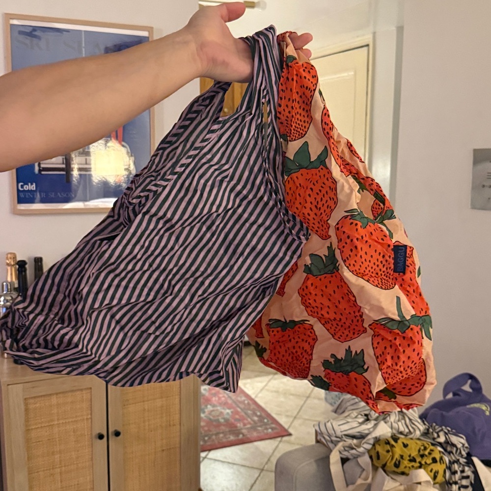 Medium / large 2 baggu bags